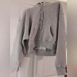 BRAND NEW WITHOUT TAGS, WASHED NEVER WORN CROPPED BF SWEATSHIRT SIZE M.